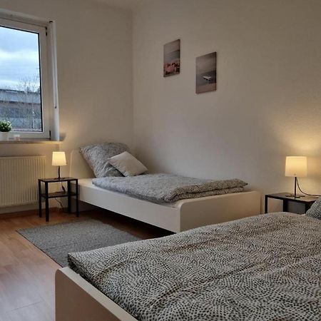 Moeblierte 3 Zimmer Apartment - Mit Smart Tv, Wlan Und Kostenfreie Parkplaetze Schloß Holte-Stukenbrock 외부 사진