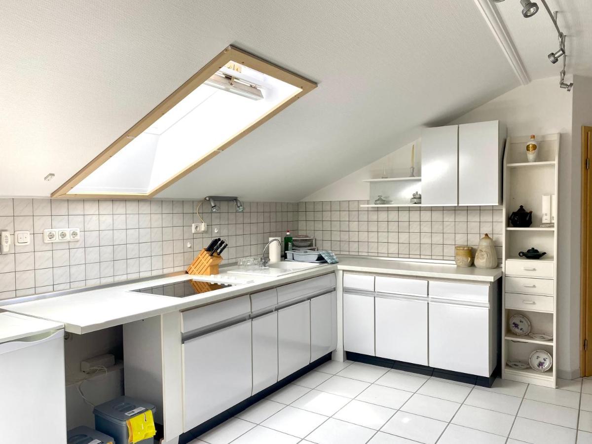 Moeblierte 3 Zimmer Apartment - Mit Smart Tv, Wlan Und Kostenfreie Parkplaetze Schloß Holte-Stukenbrock 외부 사진
